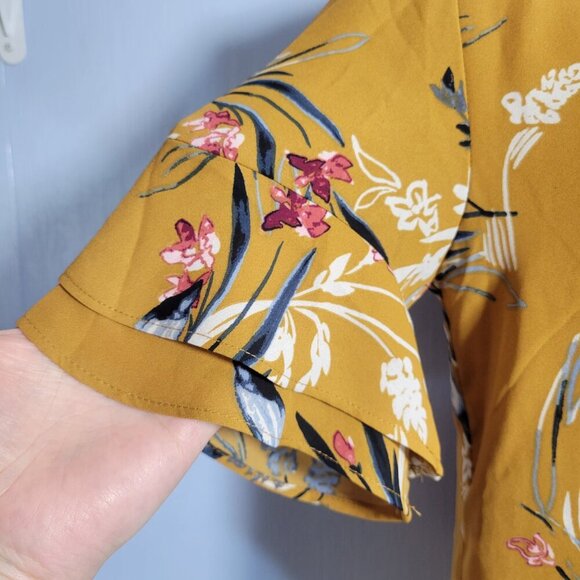 Ivanka Trump Extra Small Goldenrod Floral V Neck Ruffle Short Sleeve Bouse - Picture 4 of 10